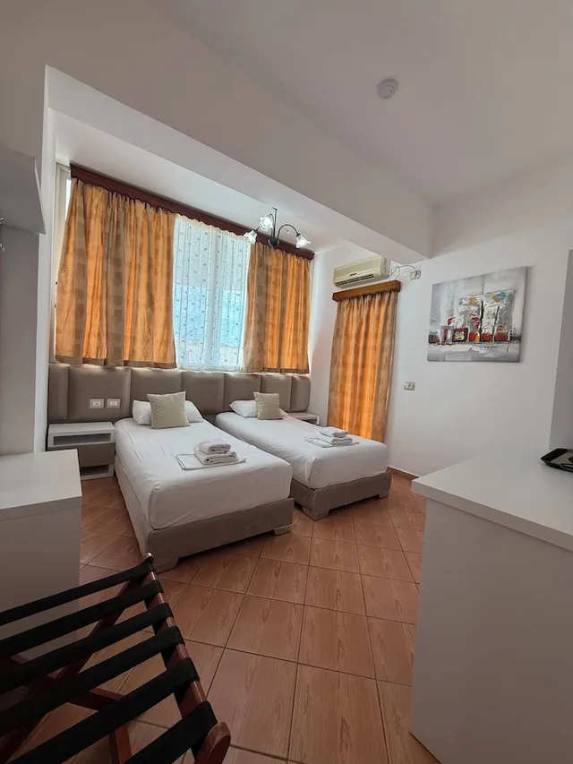 غرفة ديلوكس بسريرين منفصلين بشرفة، Hotel Oskar 3/8