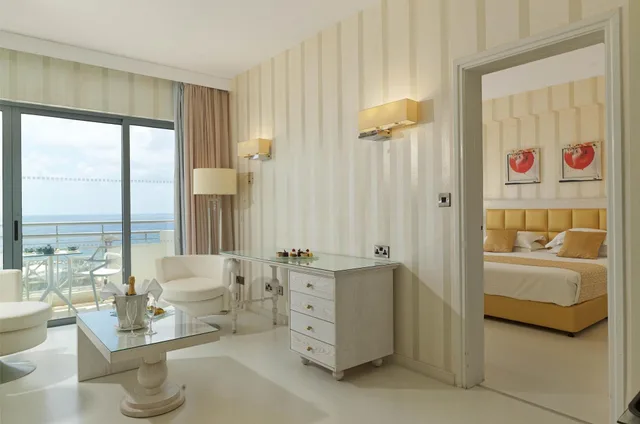 جناح تنفيذي بإطلالة على البحر، St. George Beach Hotel & Spa Resort - Adults Only 2/3