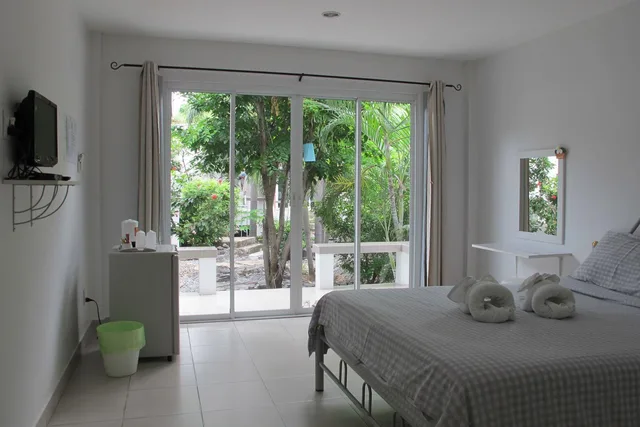 بنغل بسرير كينج، Charlie's Bungalow 1/1