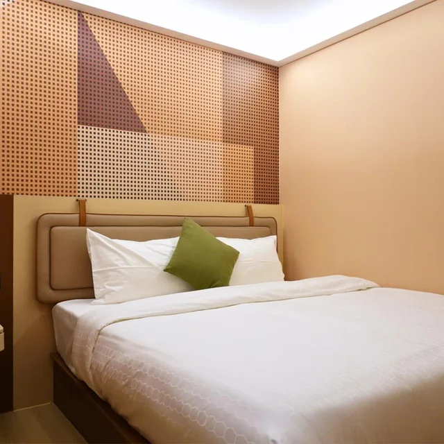 Superior, Queen Bed, No Window، Hotel 165 1/7