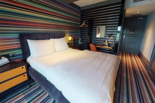 غرفة قياسية بسرير مزدوج، Village Hotel Solihull 2/8