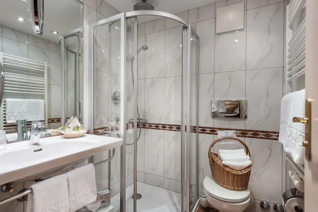 غرفة كلاسيكية بسرير كينج مع أريكة، Norica Hotel 2/2