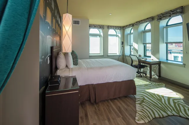 غرفة قياسية بسرير كوين لذوي الإعاقة، Hotel Indigo Pittsburgh East Liberty 2/5