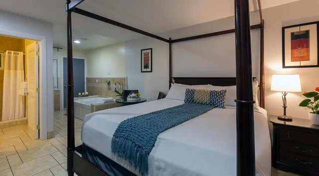 غرفة ديلوكس بسرير كينج، The Lodge At Blue Lakes 1/1