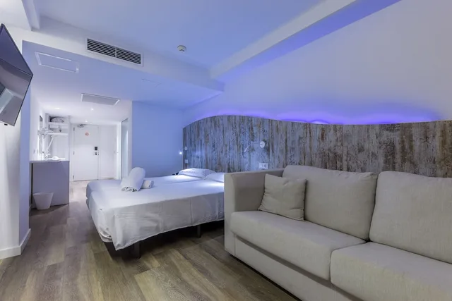 Junior Suite, Twin Beds, Sofa, Balcony or Terrace، WelikeHotel Triton beach 2/7