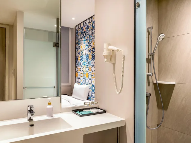 Standard Room With 1 Double Bed, Ibis Styles Phuket City 8/8
