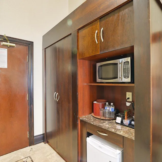 غرفة بسريرين مزدوجين، Woodbine Hotel and Suites 5/7