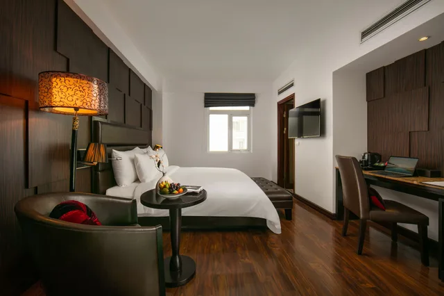 غرفة بريميوم بسرير كوين، La Nueva Boutique Hotel HaNoi 4/10