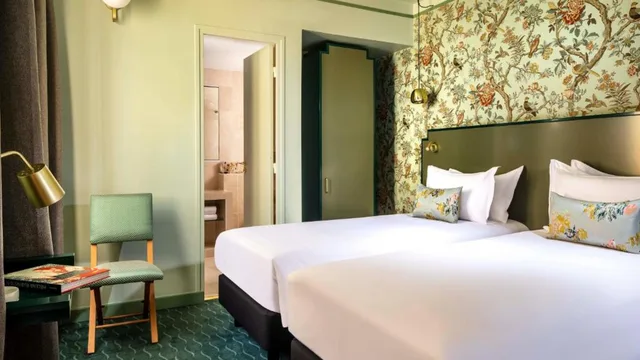 Charme، HOTEL DES DEUX-ILES 2/3