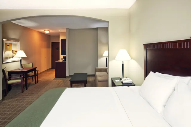 غرفة قياسية بسريرين كوين لذوي الإعاقة، Holiday Inn Express Hotel & Suites Shawnee I-40 1/6