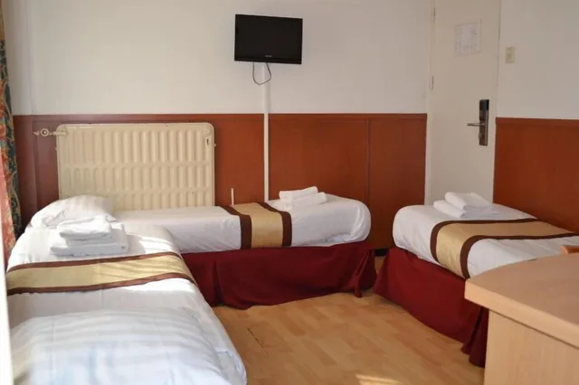 غرفة أساسية ثلاثية بثلاثة أسرّة بحمام مشترك، Continental Hotel 6/8