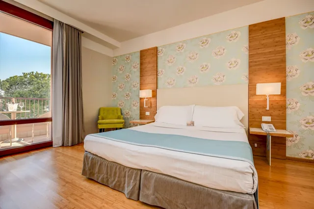 جناح جونيور بشرفة بإطلالة، Hotel Eden 3/7