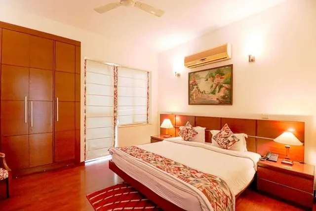 استوديو بسرير كينج، Ahuja Residency Sector 44 Noida 1/7