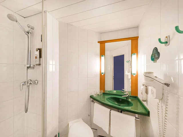Standard, Double or Twin Bed, Ibis Praha Mala Strana 6/6