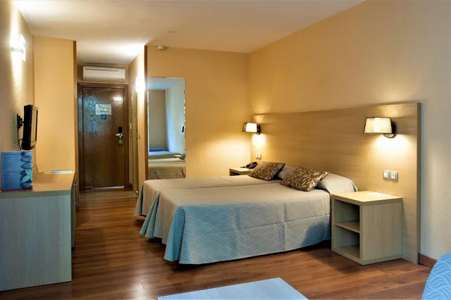 غرفة قياسية مفردة بسرير مزدوج، Panorama Hotel 5/9
