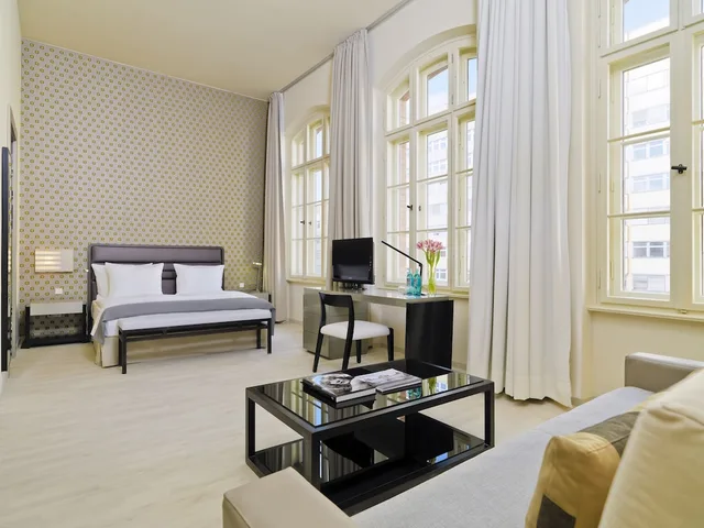 لوفت قياسي بسرير كينج مع أريكة، H10 Berlin Ku'Damm, Berlin 3/6