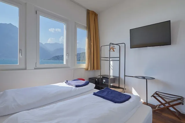 غرفة كلاسيكية بسرير كوين بإطلالة على البحيرة، HOTEL PARADISO 4/6