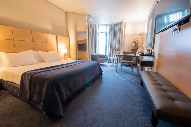 جناح جونيور، Silken Ciudad de Vitoria Hotel 1/3