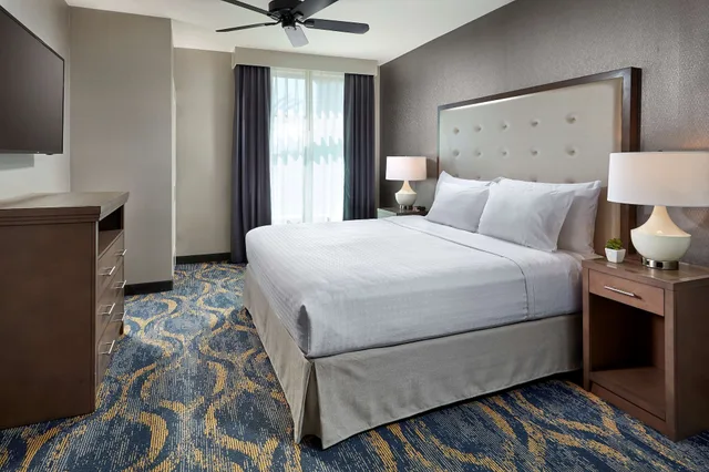 جناح استوديو بسرير كينج بحوض استحمام لذوي الإعاقة، Homewood Suites by Hilton Los Angeles Redondo Beach 1/10