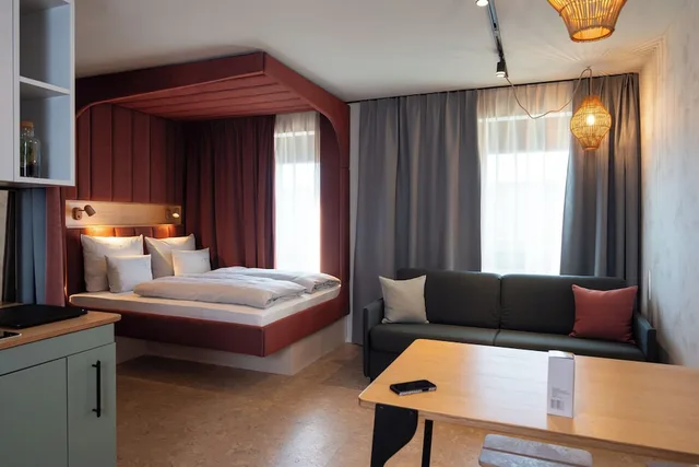 Club, House, Twin Beds, Sofa، Cocoon Theresienwiese 4/10