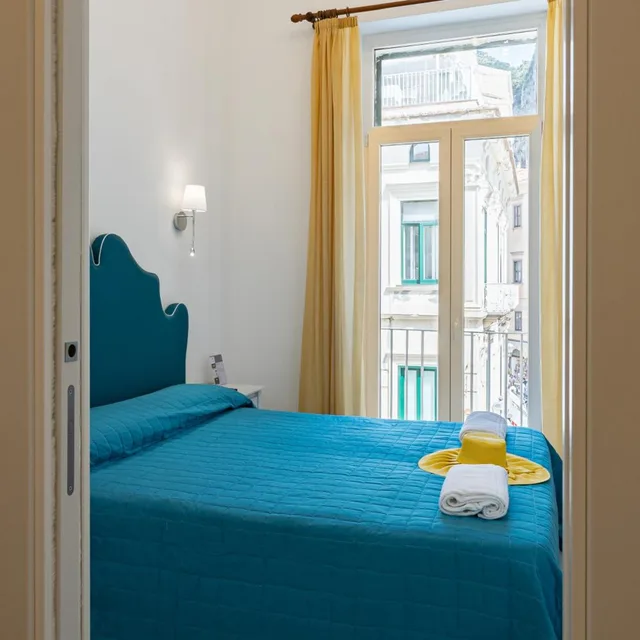 شقة، Hotel Fontana 6/10