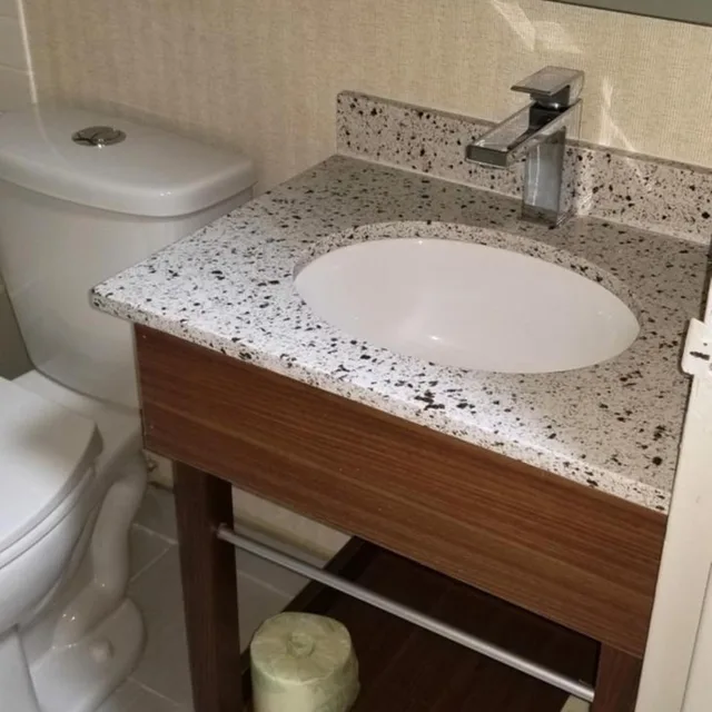 غرفة بسرير كينج وسرير كوين، Baymont By Wyndham Montreal Airport 8/10