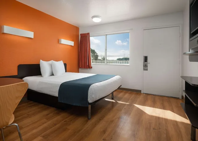 غرفة قياسية بسرير كوين لذوي الإعاقة، Motel6 Carpinteria, CA - Santa Barbara - North 4/5