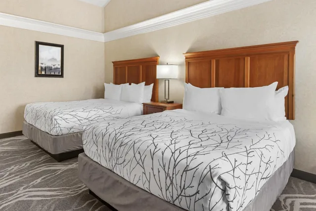 Suite, Multiple Beds, Mountain View, Balcony، Best Western Plus Silver Saddle Inn 2/4