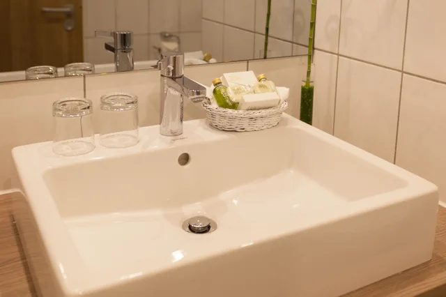 Standard, Double Bed, Balcony, Ground Floor, Hotel Bernstein 8/8