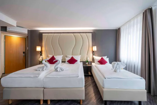 غرفة بريميوم ثلاثية، Plaza Hotel Blankenburg Ditzingen Sure Hotel Collection 1/4