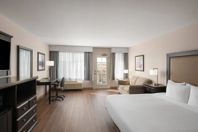 غرفة تنفيذية بسرير مزدوج لذوي الإعاقة، La Quinta Inn And Suites By Wyndham Paso Robles 2/3