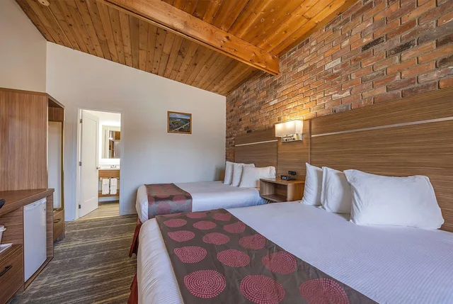 Deluxe, 2 Queen Beds, Ramada by Wyndham 1000 Islands/Gananoque 2/10
