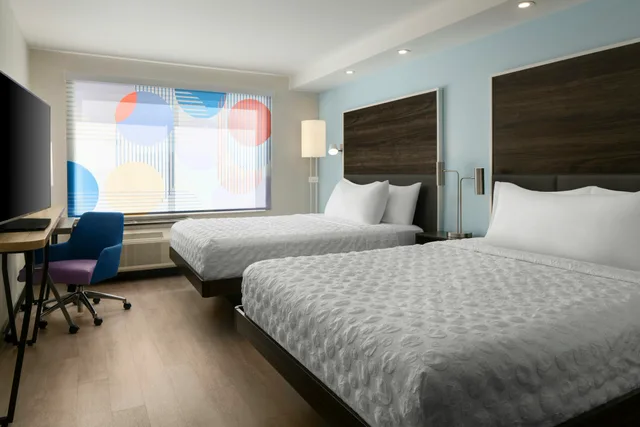 غرفة بسريرين كوين، Tru By Hilton Chicopee Springfield 3/6
