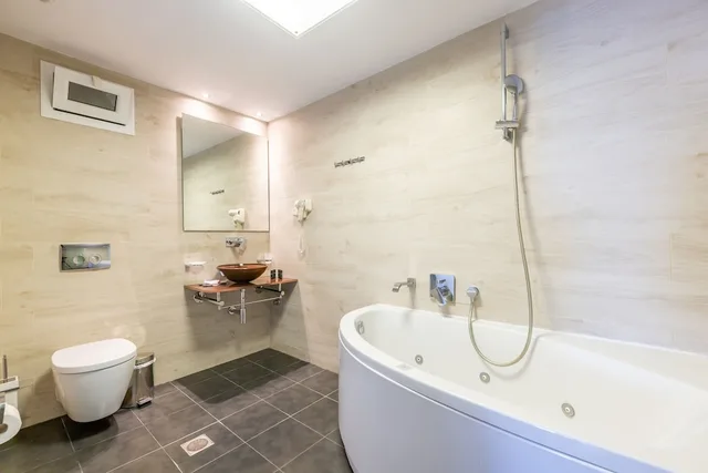 Junior Suite, Studio, King Bed، Balcony Hotel 1/2