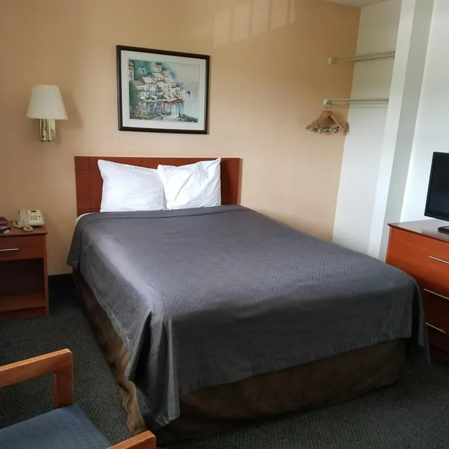 جناح ديلوكس بسرير كوين، Studio 6 Extended Stay - Fayetteville, NC - Fort Liberty Area 2/5