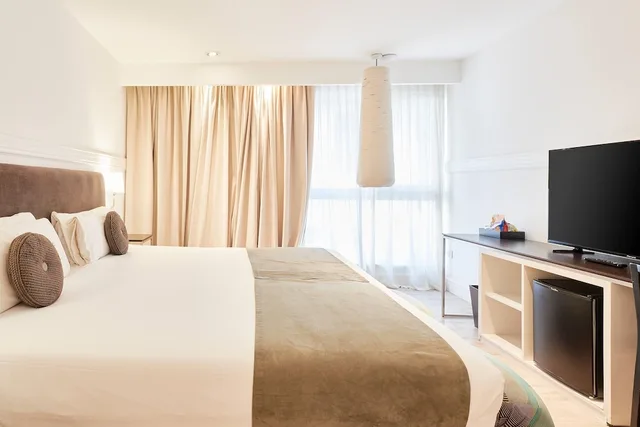 Senior, Suite, King Bed، Esplendor By Wyndham Savoy Rosario 3/3