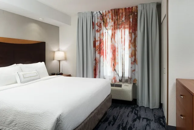 Room, King Bed, Accessible, Fairfield Inn & Suites Kansas City Overland Park 1/4