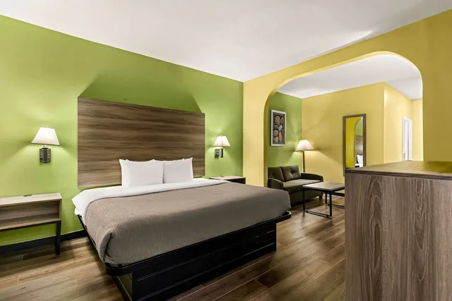 غرفة بسرير كينج، Quality Inn Bay City TX 1/5