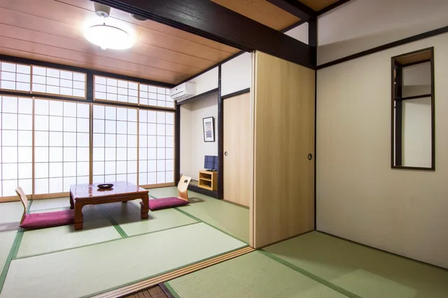 Renovated, Japanese، Nikko Tokanso 2/2