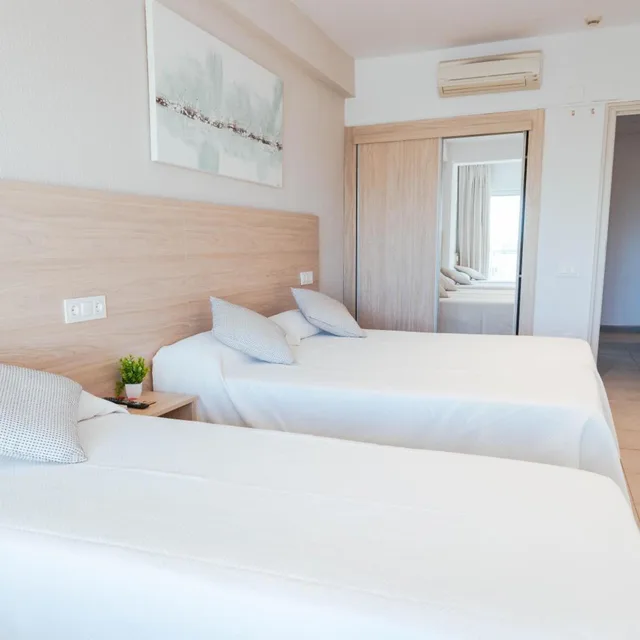 غرفة رباعية بشرفة، Hotel S Agoita 1/10