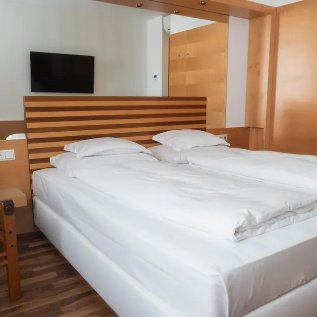 غرفة قياسية بسرير مزدوج أو سريرين منفصلين، City Hotel Linz 8/10