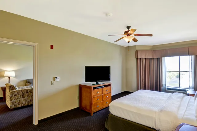 جناح بسرير كينج بغرفة نوم واحدة، Homewood Suites by Hilton Houston West-Energy Corridor 1/3