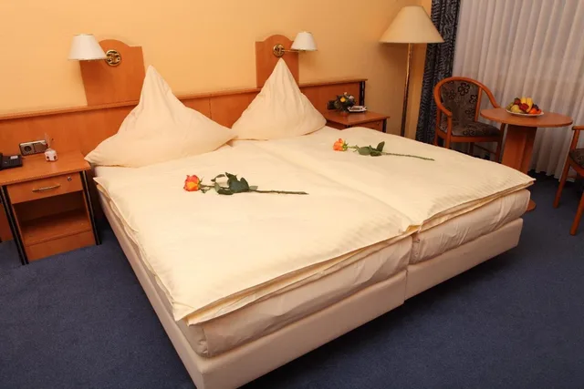 غرفة بسرير كوين، Hotel Boulevard Cologne 7/10