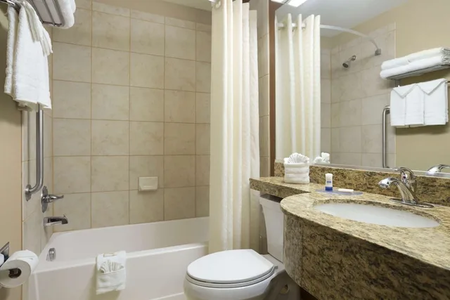 غرفة قياسية بسرير كوين، Microtel Inn & Suites by Wyndham Odessa 3/3