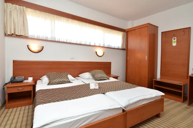 غرفة كومفورت بسرير مزدوج أو سريرين منفصلين، Hotel Neboder 2/7