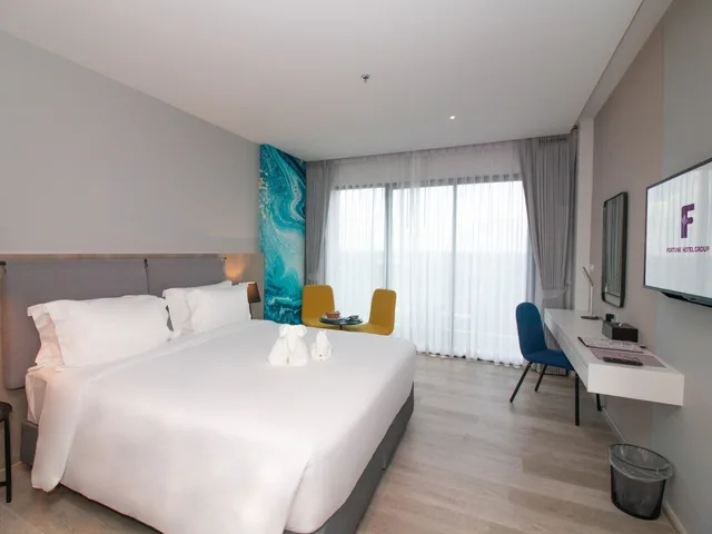 Deluxe, Twin Beds, Fortune Saeng Chan Beach Rayong 2/6