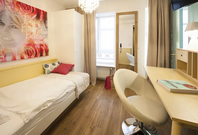 Classic, Single, Single Bed, Hotel Roses Ex Hotel Aux Trois Roses 1/4