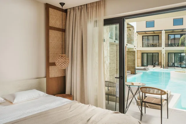 Suite Swim Up، Ekati Mare Lifestyle Resort 6/7