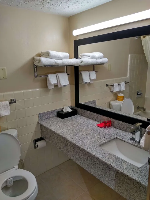 غرفة قياسية بسريرين كوين، SureStay Hotel by Best Western Bardstown General Nelson 7/8
