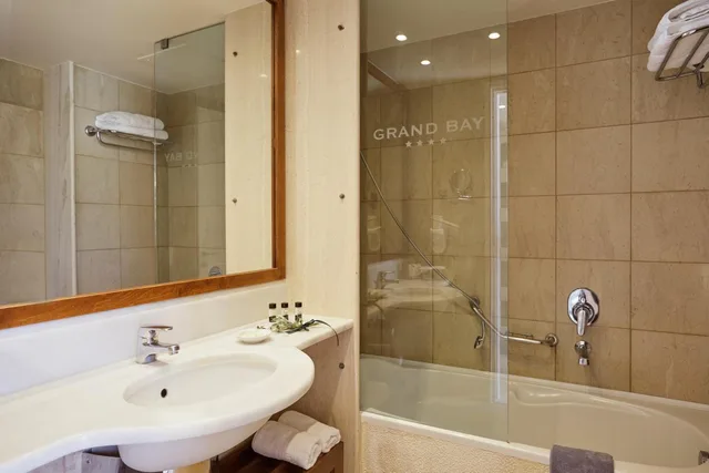 Junior Suite, Sea Front، GRAND BAY BEACH RESORT KOLYMBARI 6/9